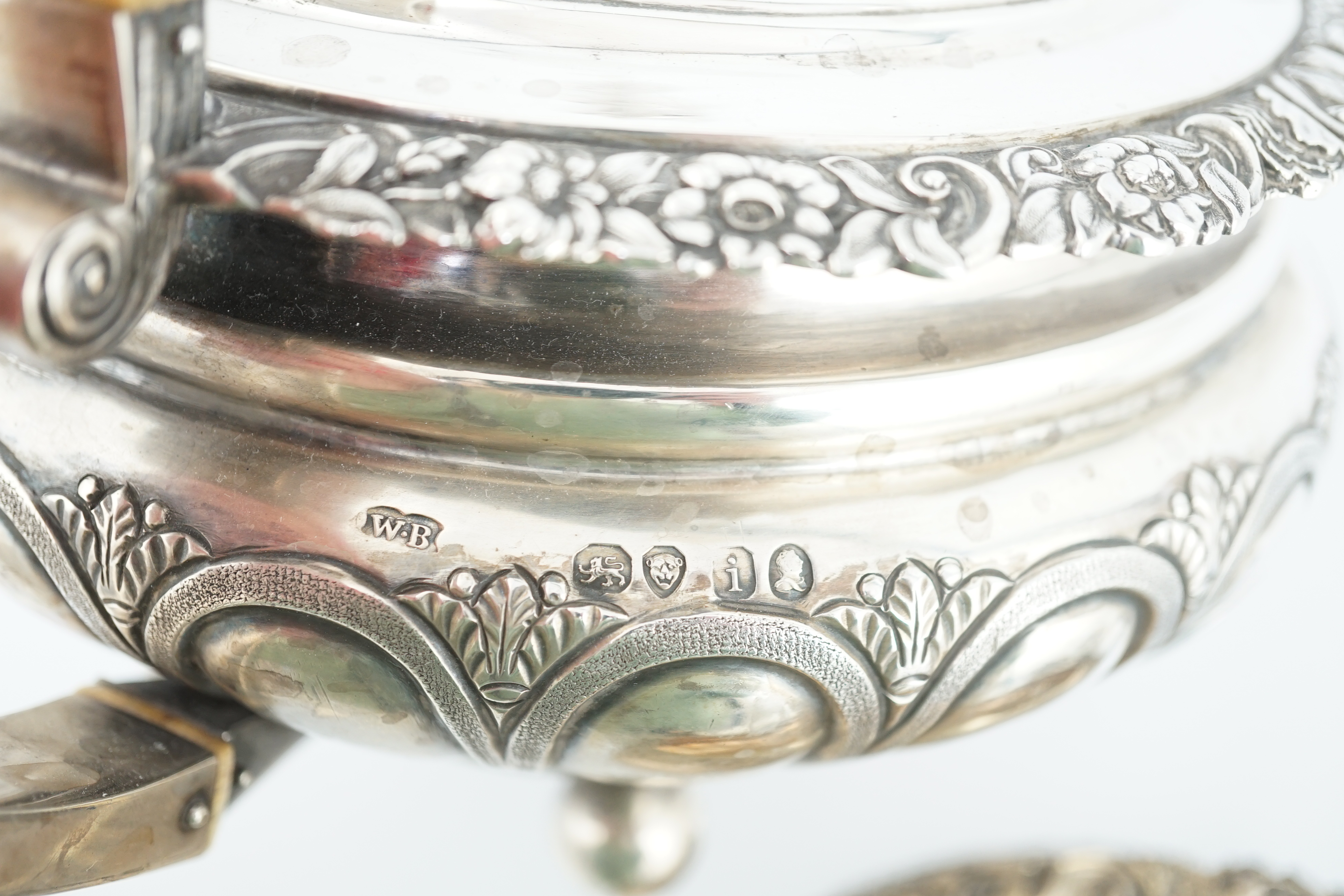 A George IV silver three piece tea set, by William Bateman
